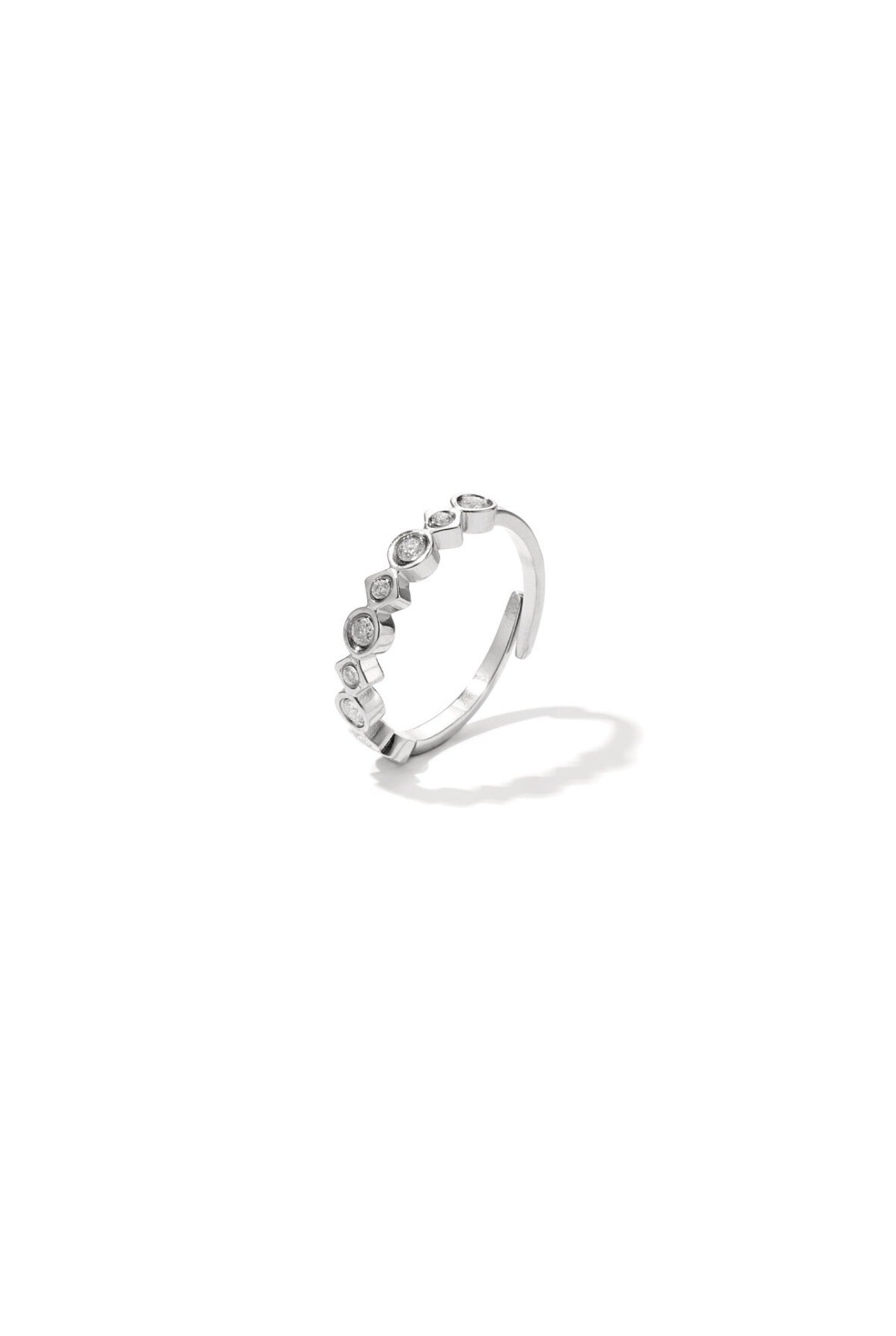 Dione Ring