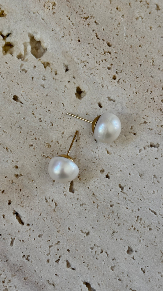 Soft Pearl Earrings